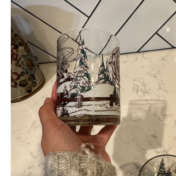 Vintage Currier & Ives collector's series Christmas old fashioned glasses x2 - Picture 4 of 8